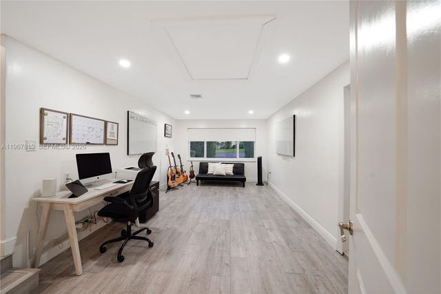 7381 SW 34th Ter, Miami, FL 33155