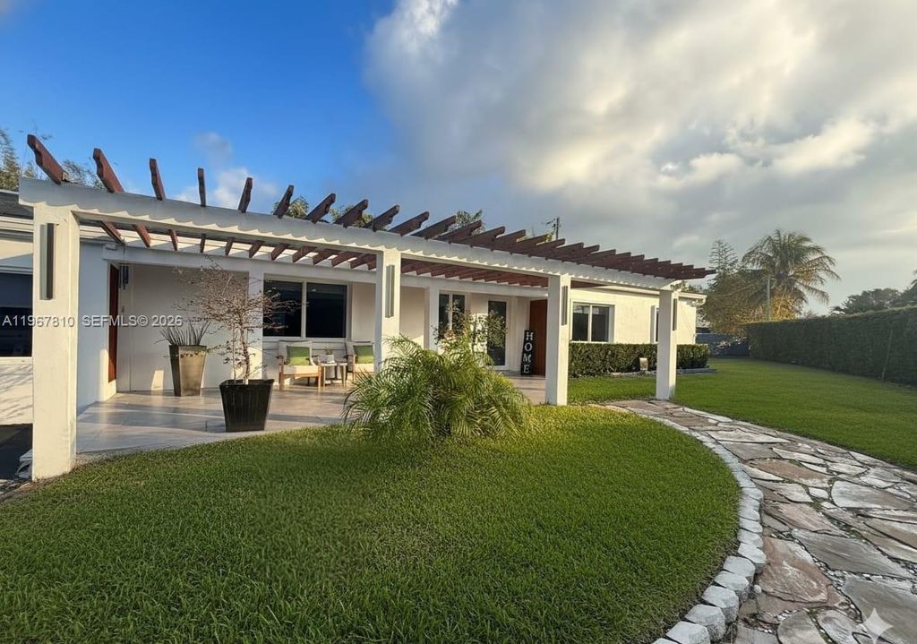 7381 SW 34th Ter, Miami, FL 33155