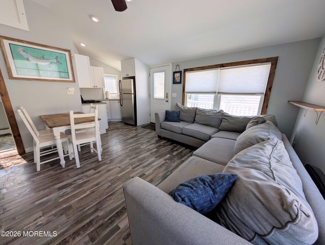 109 W Tarpon Way, Lavallette, NJ 08735