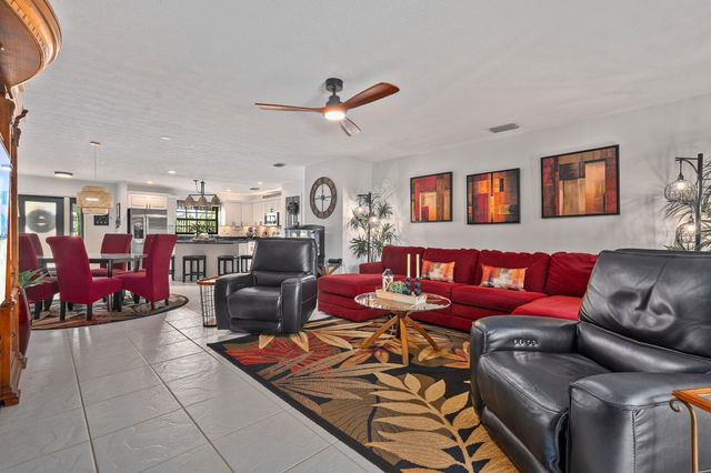 2186 SE Wild Meadow Circle, Port St Lucie, FL 34952