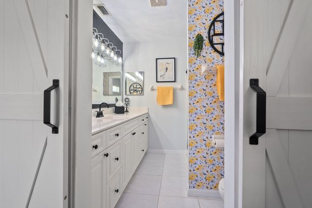 2186 SE Wild Meadow Circle, Port St Lucie, FL 34952