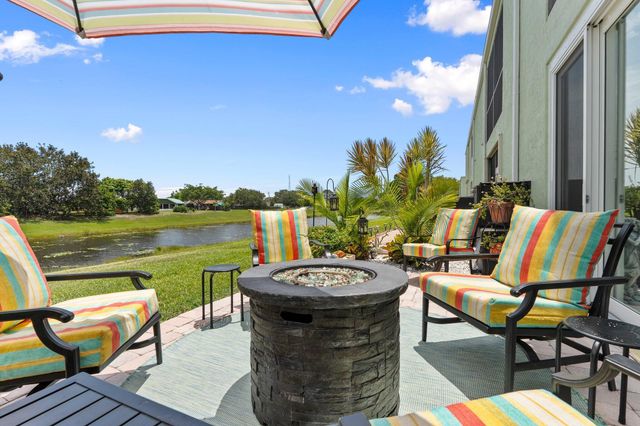 2186 SE Wild Meadow Circle, Port St Lucie, FL 34952