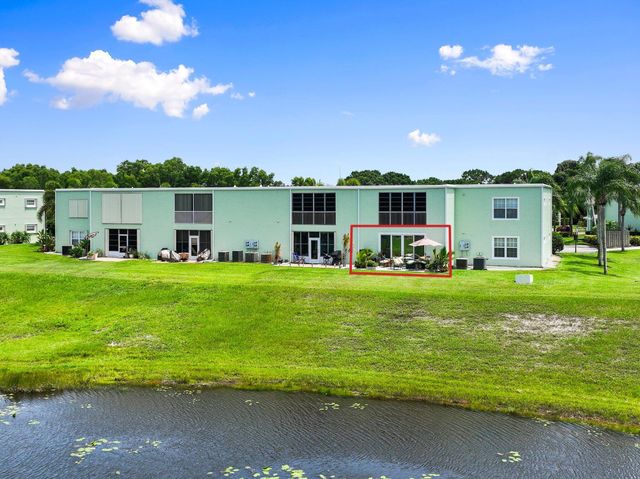 2186 SE Wild Meadow Circle, Port St Lucie, FL 34952