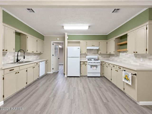 600 E Santa Clara Street, New Iberia, LA 70563