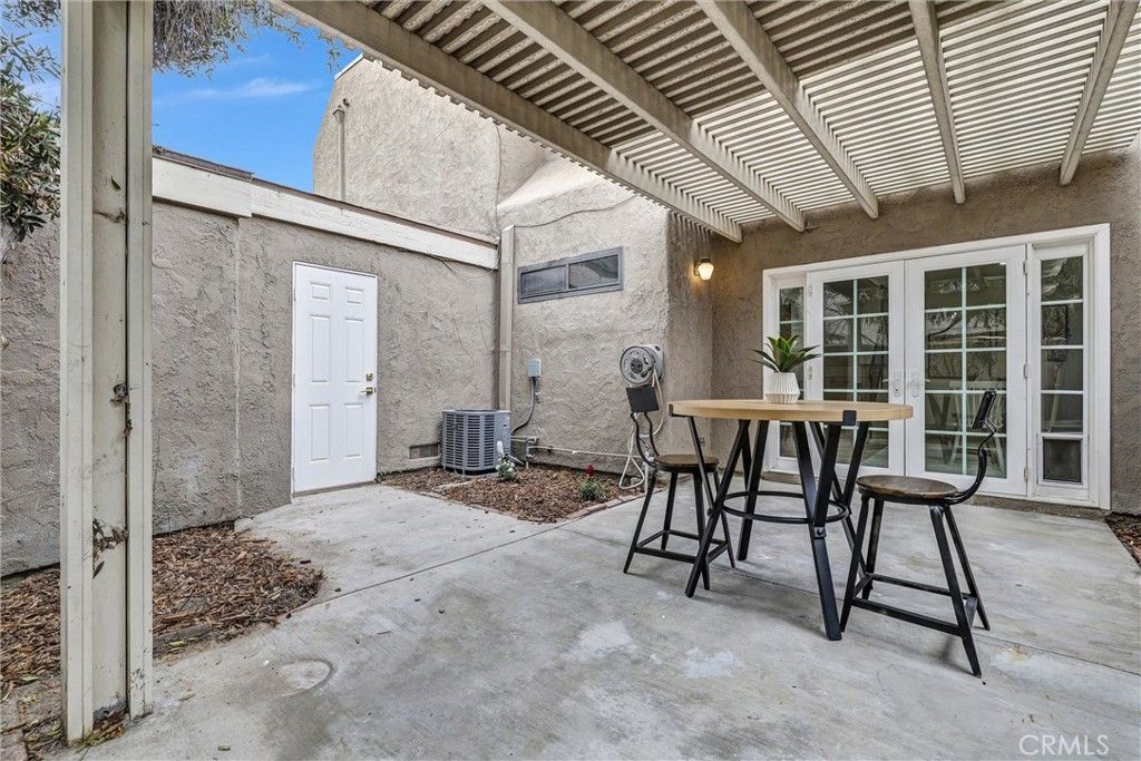 property-img