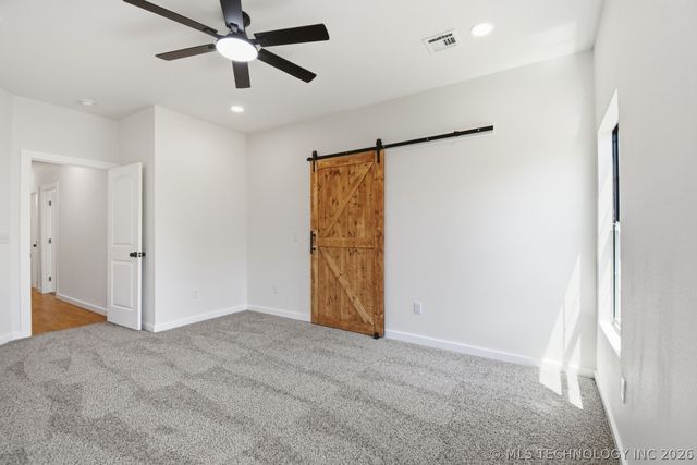 1137 S Xanthus Avenue, Tulsa, OK 74104
