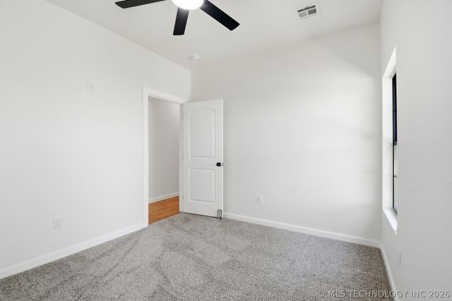 1137 S Xanthus Avenue, Tulsa, OK 74104
