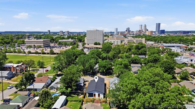 1137 S Xanthus Avenue, Tulsa, OK 74104