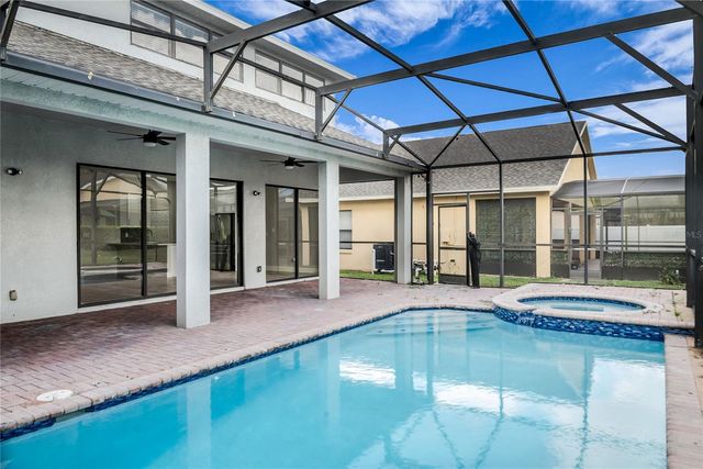 563 LAKE DAVENPORT CIRCLE, Davenport, FL 33837