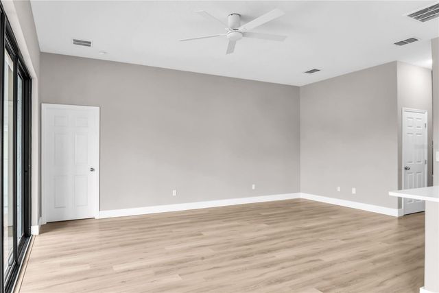 563 LAKE DAVENPORT CIRCLE, Davenport, FL 33837