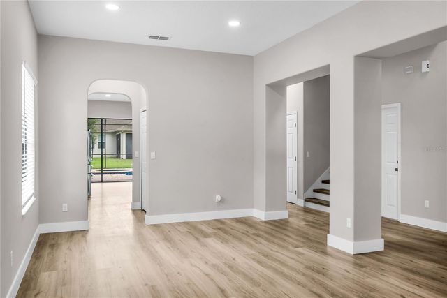 563 LAKE DAVENPORT CIRCLE, Davenport, FL 33837
