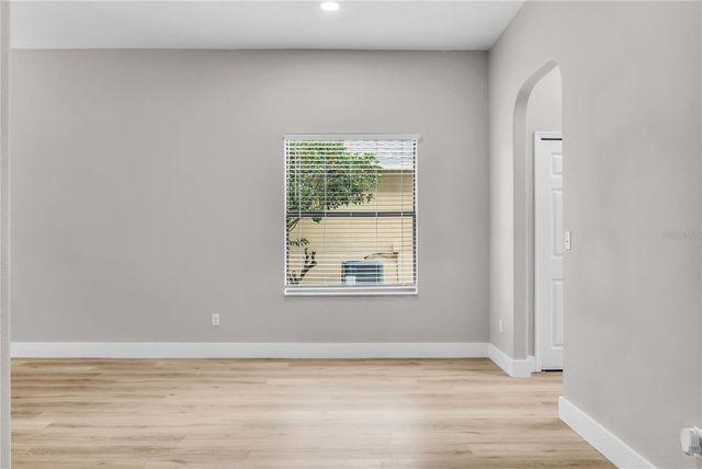563 LAKE DAVENPORT CIRCLE, Davenport, FL 33837