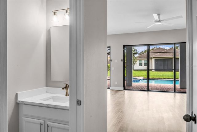 563 LAKE DAVENPORT CIRCLE, Davenport, FL 33837