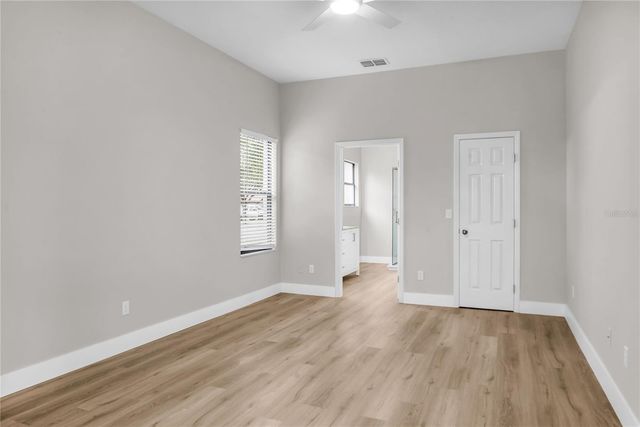 563 LAKE DAVENPORT CIRCLE, Davenport, FL 33837
