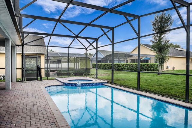563 LAKE DAVENPORT CIRCLE, Davenport, FL 33837