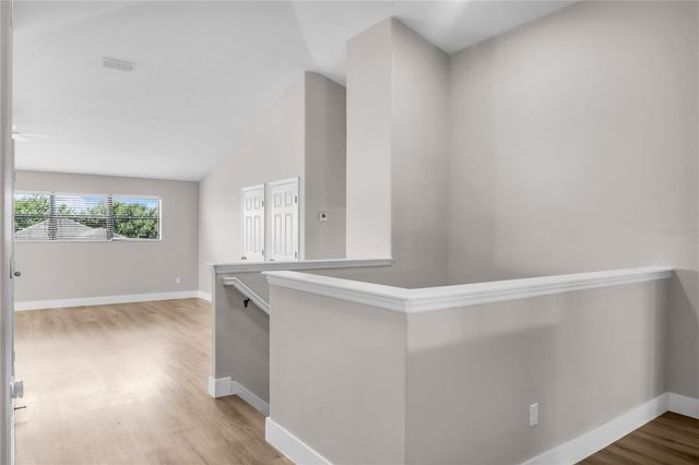 563 LAKE DAVENPORT CIRCLE, Davenport, FL 33837