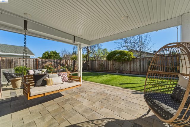 32471 Lake Ree St, Fremont, CA 94555