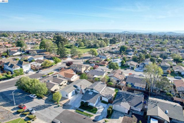 32471 Lake Ree St, Fremont, CA 94555