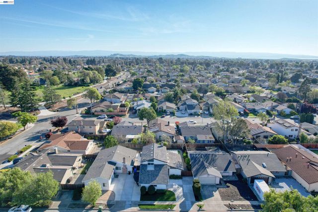 32471 Lake Ree St, Fremont, CA 94555