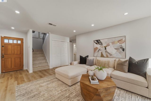 32471 Lake Ree St, Fremont, CA 94555