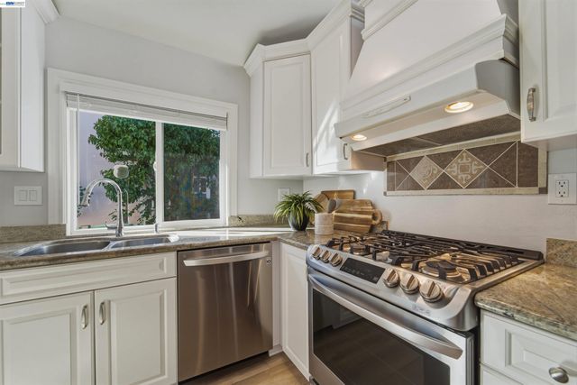 32471 Lake Ree St, Fremont, CA 94555