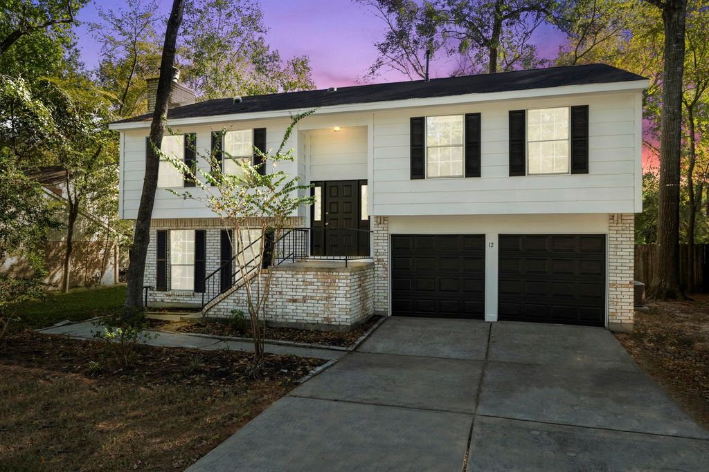 12 S Cypress Pine Drive, The Woodlands, TX 77381