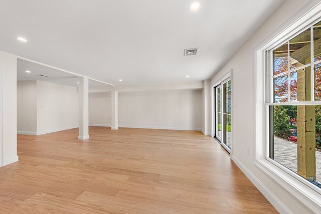 4 Crescent Rd 1, Needham, MA 02494