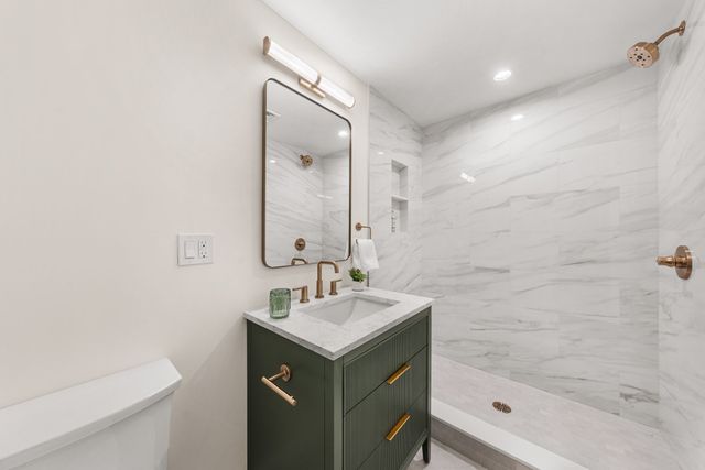 4 Crescent Rd 1, Needham, MA 02494