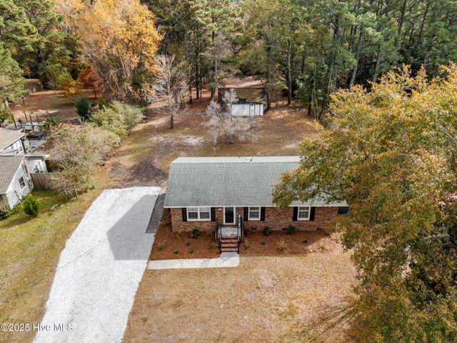 1462 Country Club Drive, Hampstead, NC 28443