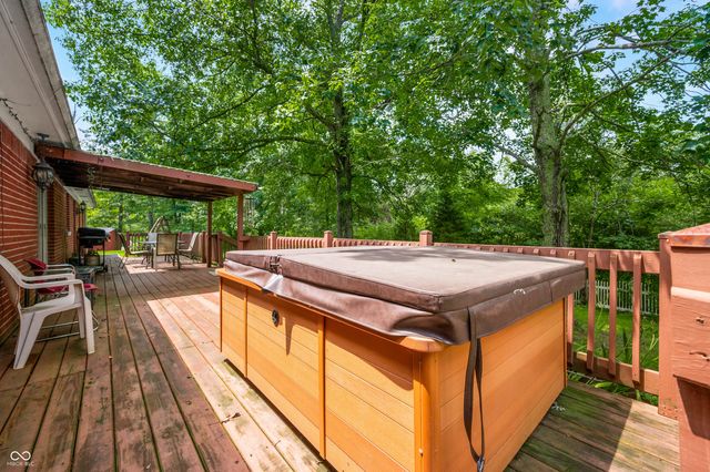 4654 Lower Schooner Road, Nashville, IN 47448