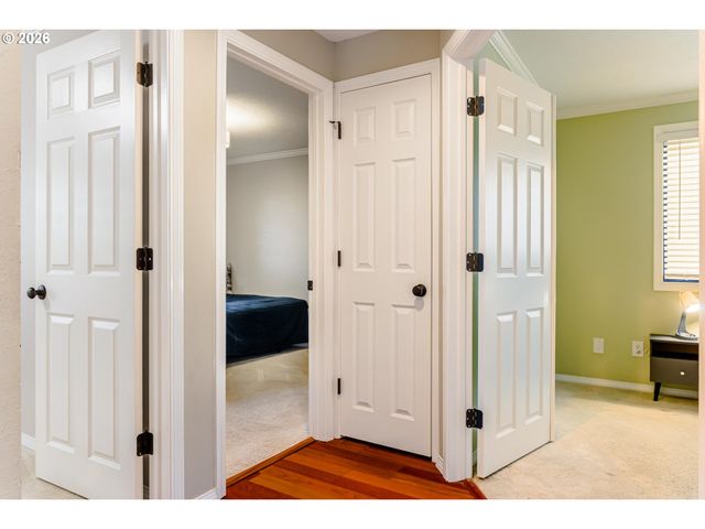8832 Sw 50TH Ave, Portland, OR 97219