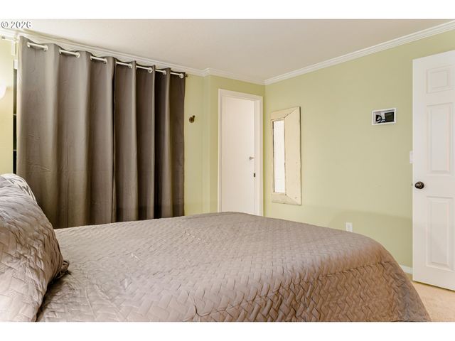 8832 Sw 50TH Ave, Portland, OR 97219