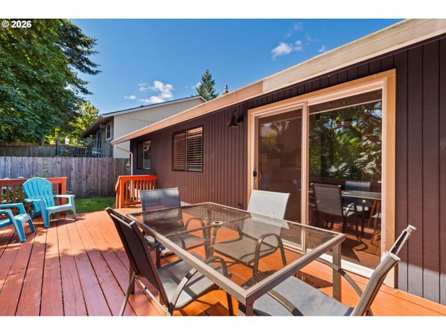 8832 Sw 50TH Ave, Portland, OR 97219