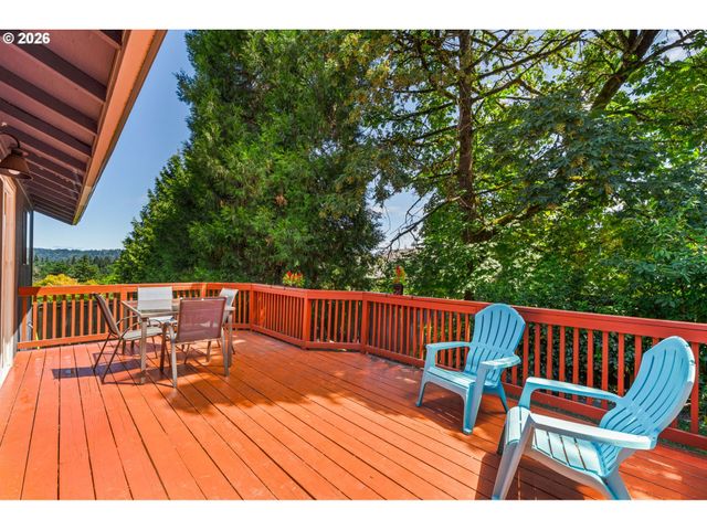 8832 Sw 50TH Ave, Portland, OR 97219
