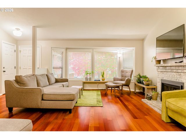 8832 Sw 50TH Ave, Portland, OR 97219