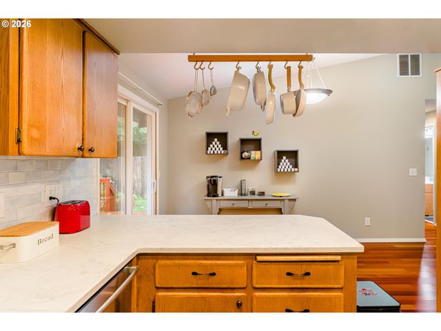 8832 Sw 50TH Ave, Portland, OR 97219