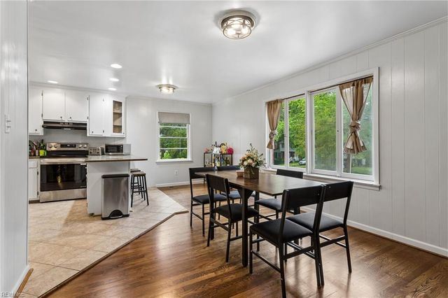 70 Sweetbriar DR, Newport News, VA 23606