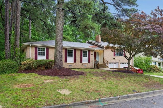 70 Sweetbriar DR, Newport News, VA 23606