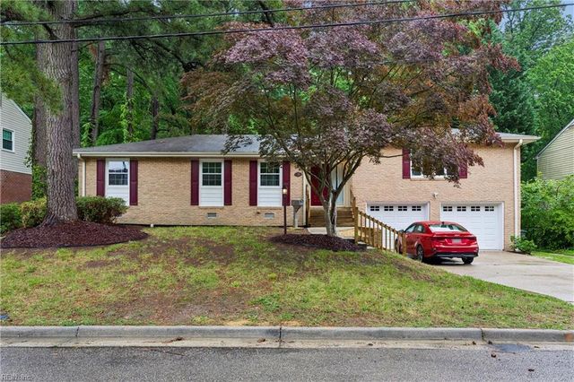 70 Sweetbriar DR, Newport News, VA 23606