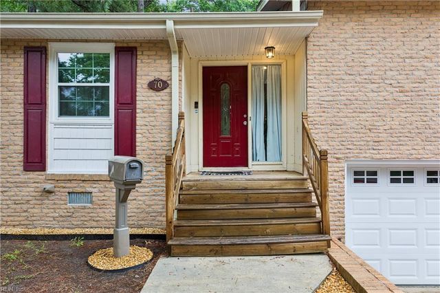 70 Sweetbriar DR, Newport News, VA 23606