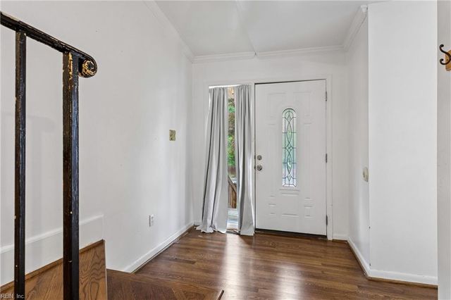 70 Sweetbriar DR, Newport News, VA 23606