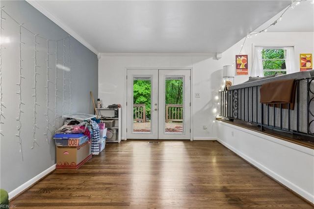 70 Sweetbriar DR, Newport News, VA 23606