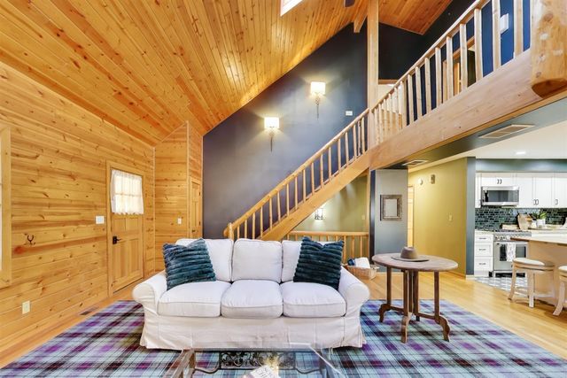 4054 Choctaw Trail, New Buffalo, MI 49117