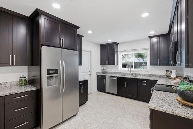 412 W SHADE DRIVE, Venice, FL 34293