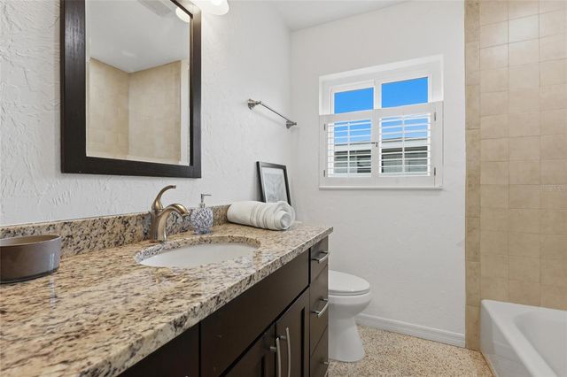 412 W SHADE DRIVE, Venice, FL 34293
