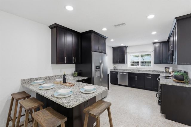 412 W SHADE DRIVE, Venice, FL 34293