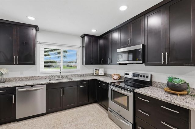 412 W SHADE DRIVE, Venice, FL 34293