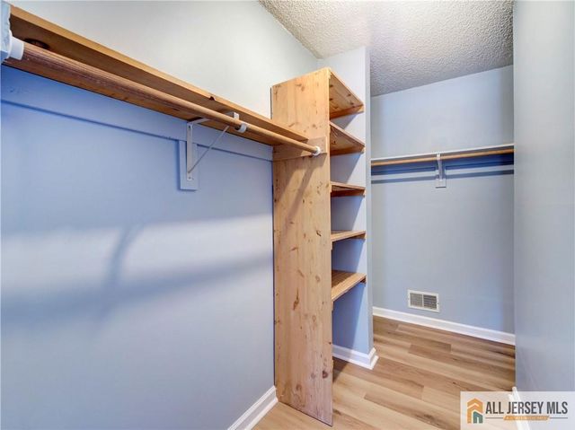 81 Canterbury Court, Piscataway, NJ 08854