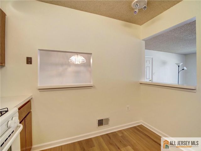 81 Canterbury Court, Piscataway, NJ 08854