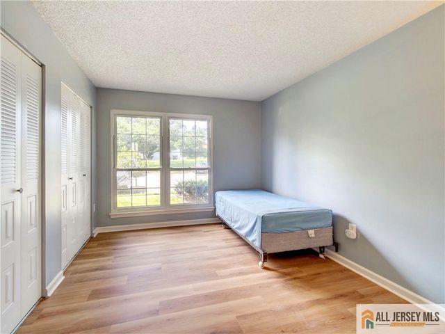 81 Canterbury Court, Piscataway, NJ 08854